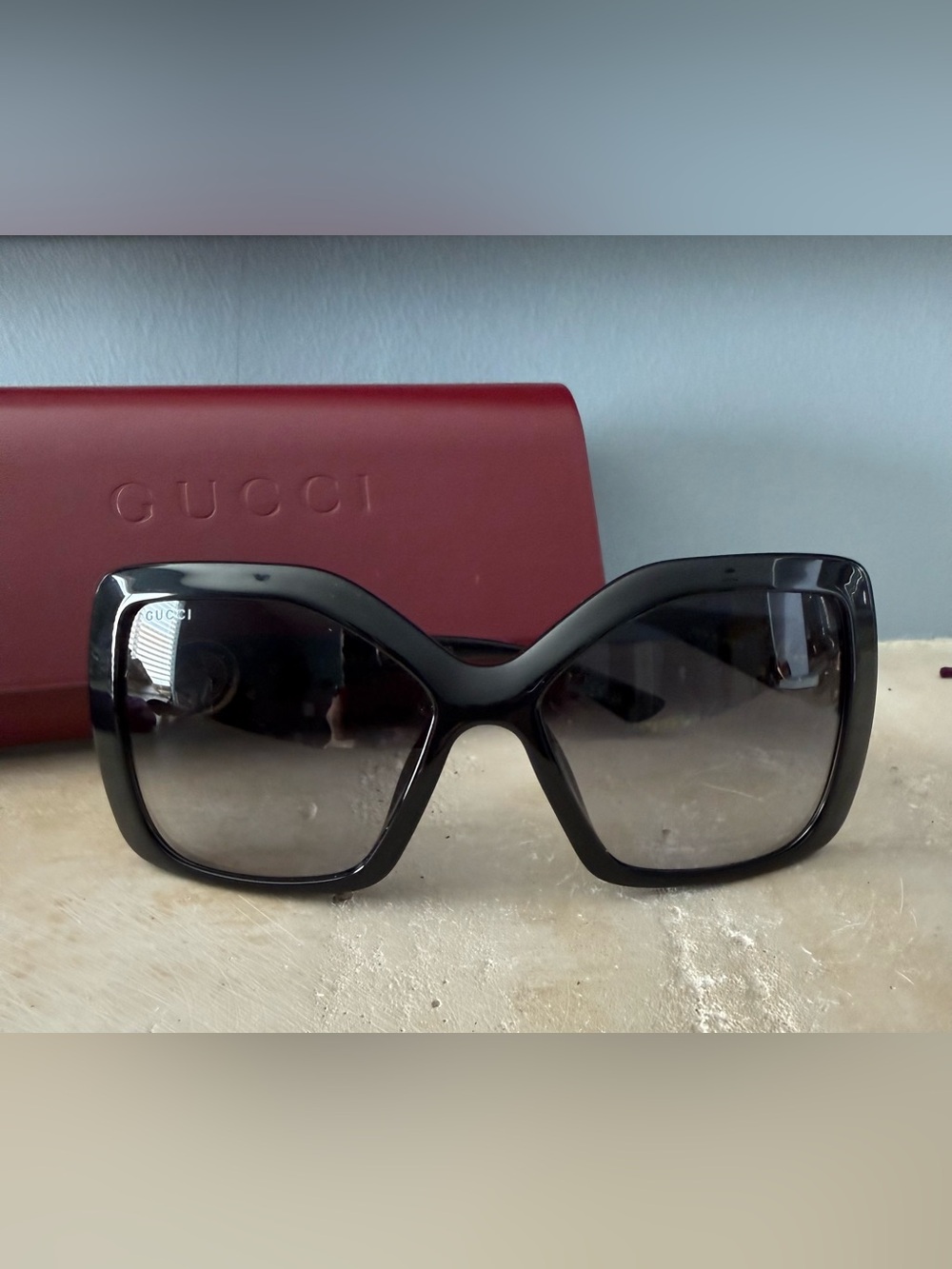 Gucci Women's Oversized Square Sunglasses in Black with Gray Gradient Lenses - Picture 3 of 7